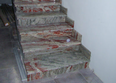 Лестница из натурального камня